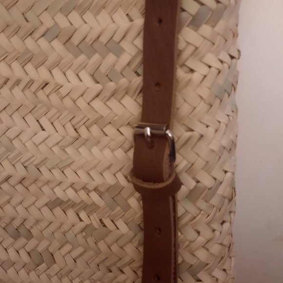 French Summer beach handwoven market bag backpack with adjustable straps. - Picture 5 of 8